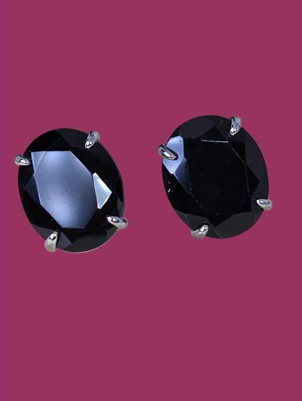 925 Sterling Silver Earrings 1×1.2cm with Natural Black Spinel.